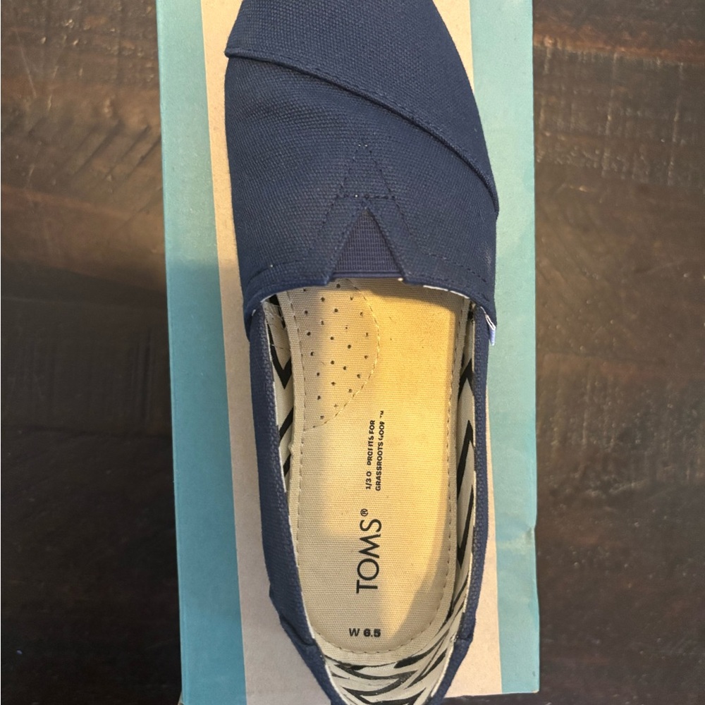 TOMS Women's Classic Navy Loafers